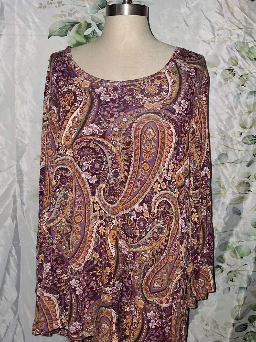 5For$12 Paisley Long Sleeve Scoop Neck Top
